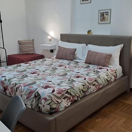 Royal Poerio Hotel Наполи Екстериор снимка