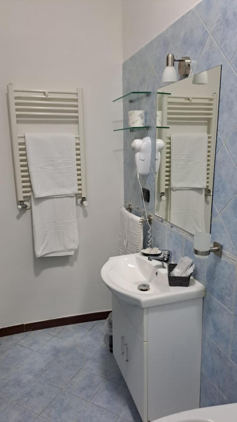 Royal Poerio Hotel Наполи Екстериор снимка