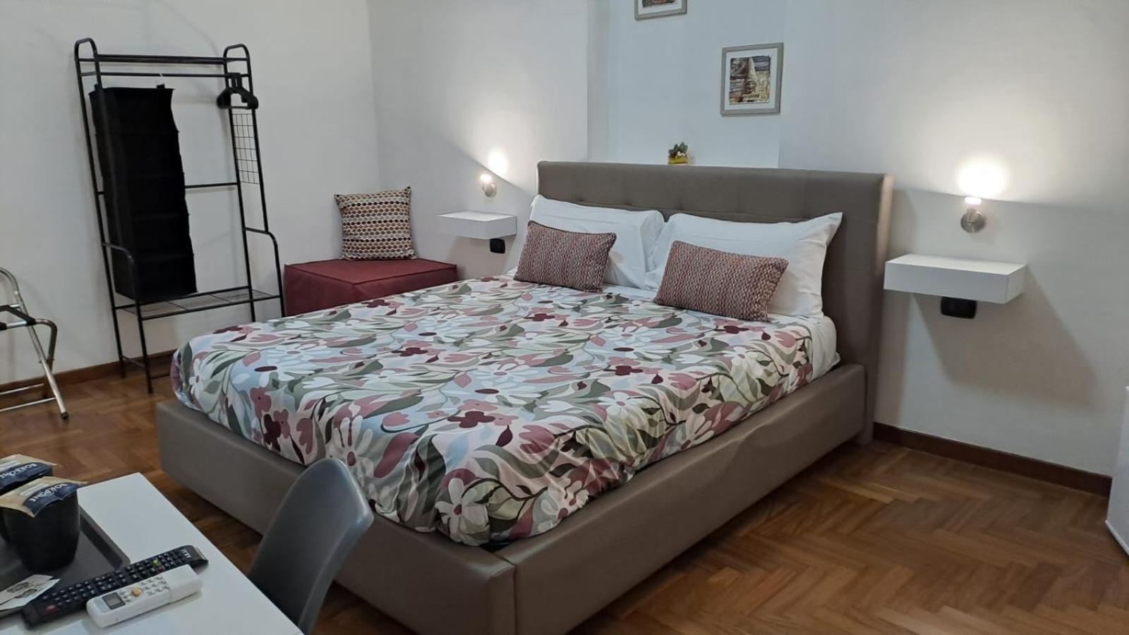 Royal Poerio Hotel Наполи Екстериор снимка